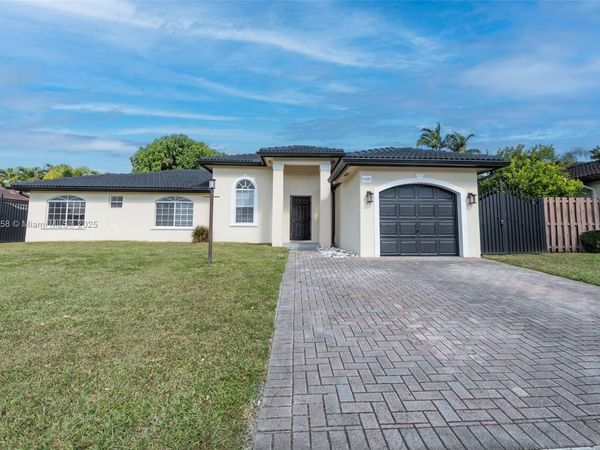 15461 170TH TER, Miami, FL 33187