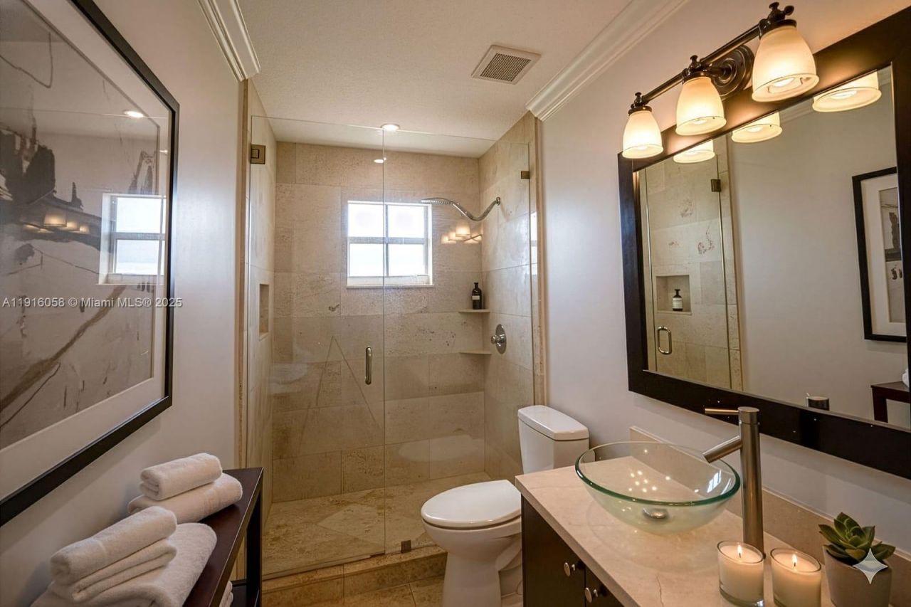 15461 170th Ter, Miami, FL 33187 Photo