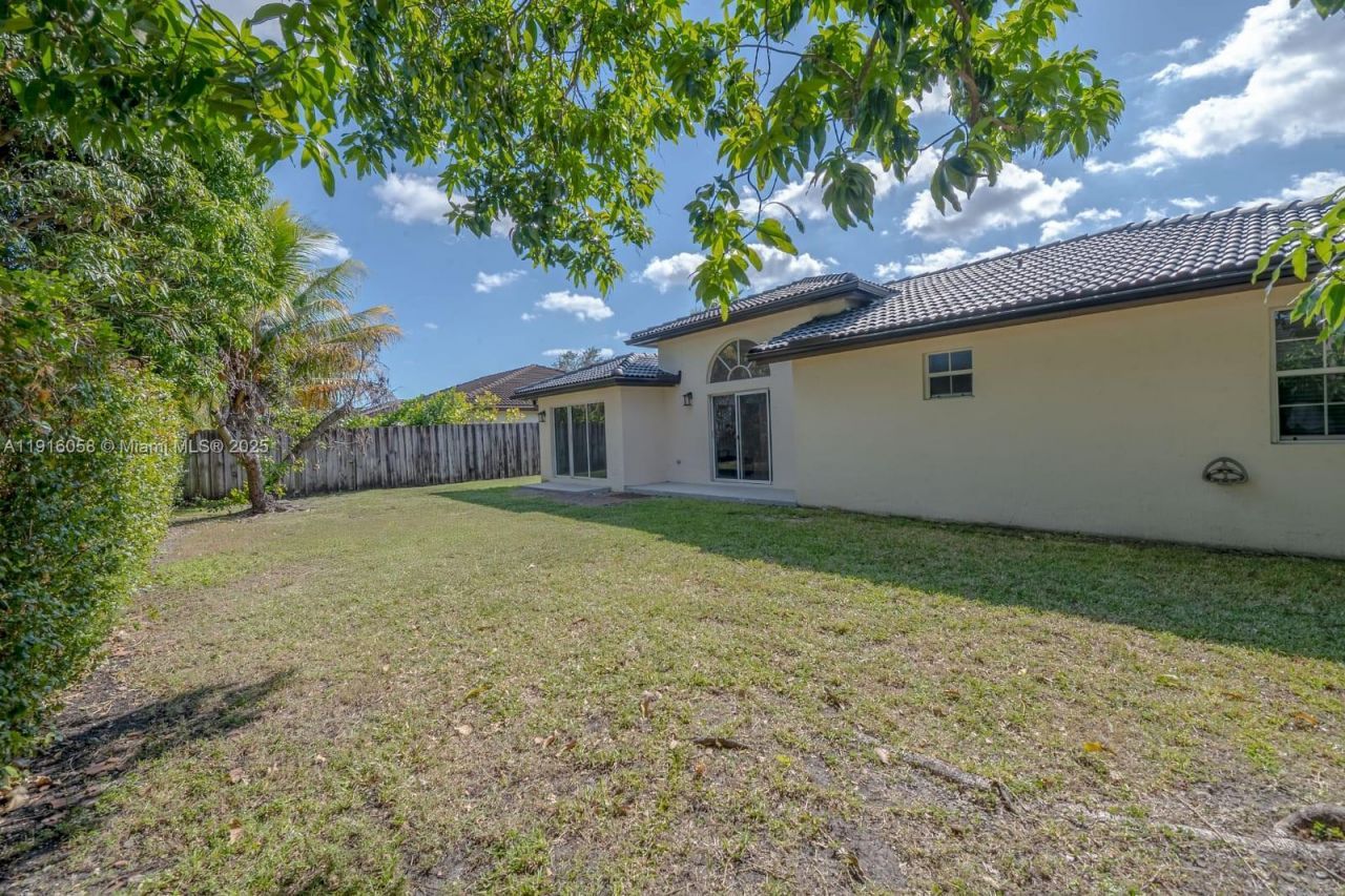 15461 170th Ter, Miami, FL 33187 Photo