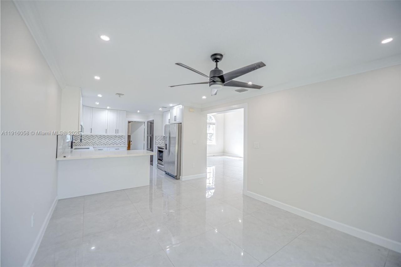 15461 170th Ter, Miami, FL 33187 Photo