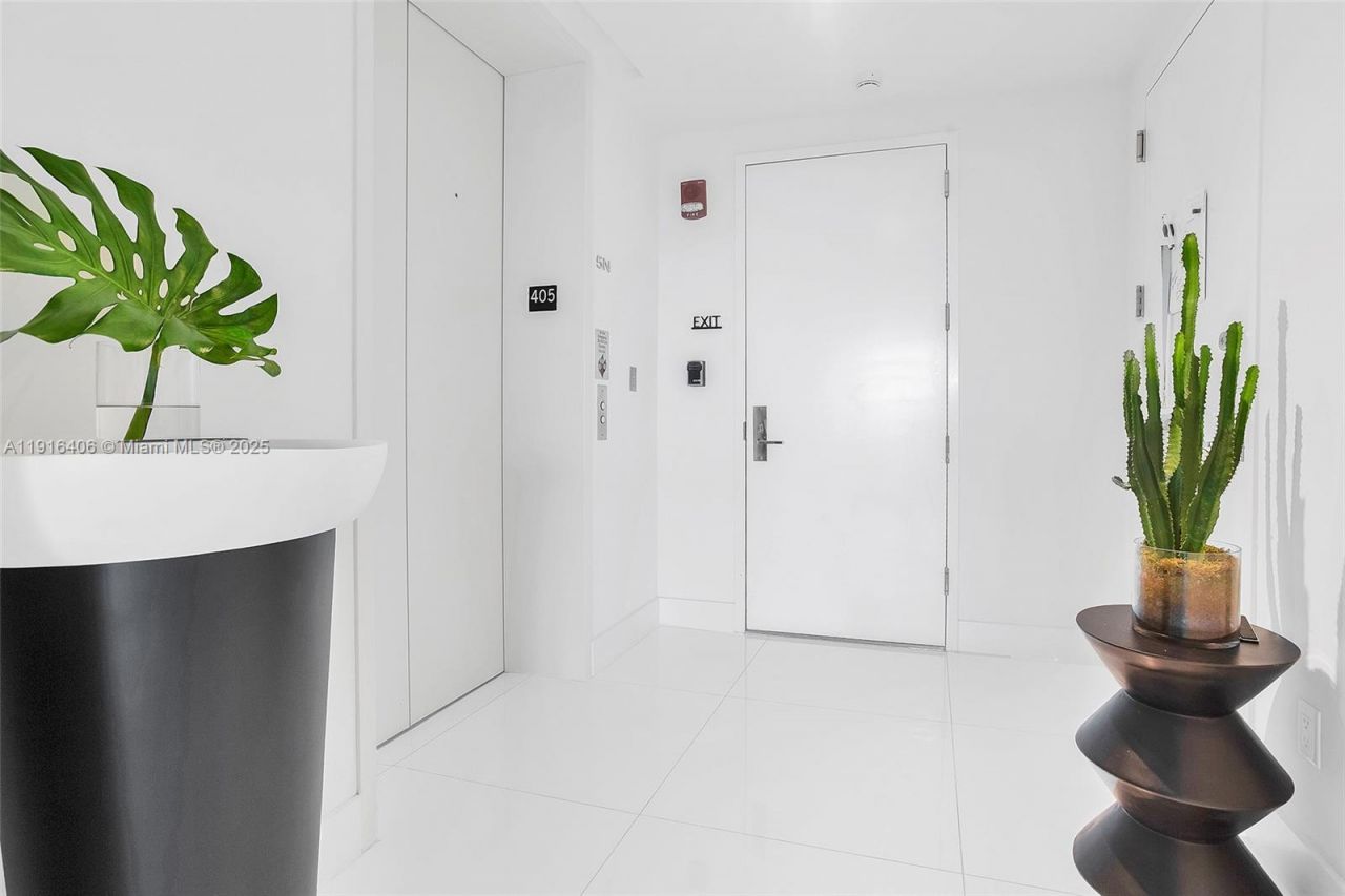 350 Ocean Dr, Unit 405N, Key Biscayne, FL 33149 Photo