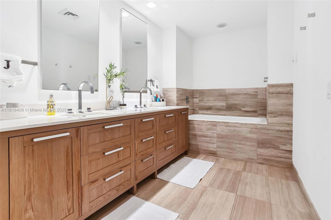 350 Ocean Dr, Unit 405N, Key Biscayne, FL 33149 Photo