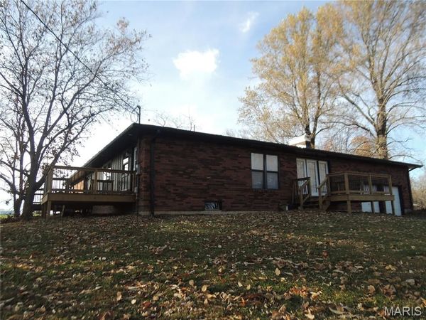 1180 Campground Trail, Greenville, IL 62246
