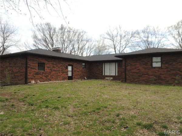 1180 Campground Trail, Greenville, IL 62246