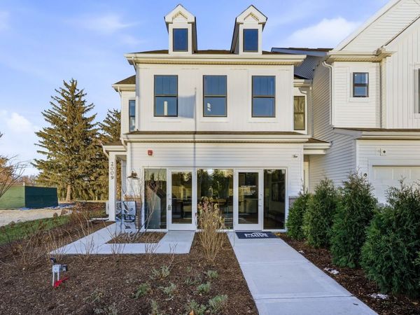 2023 Kensington Lane, Unit 03003, Hoffman Estates, IL 60169