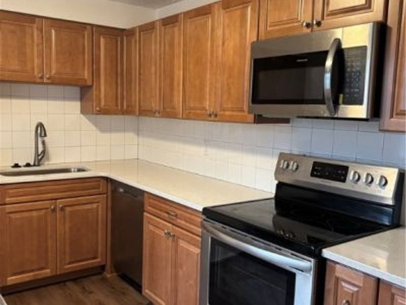 216 Moore Road, Avon Lake, OH 44012 Photo 2