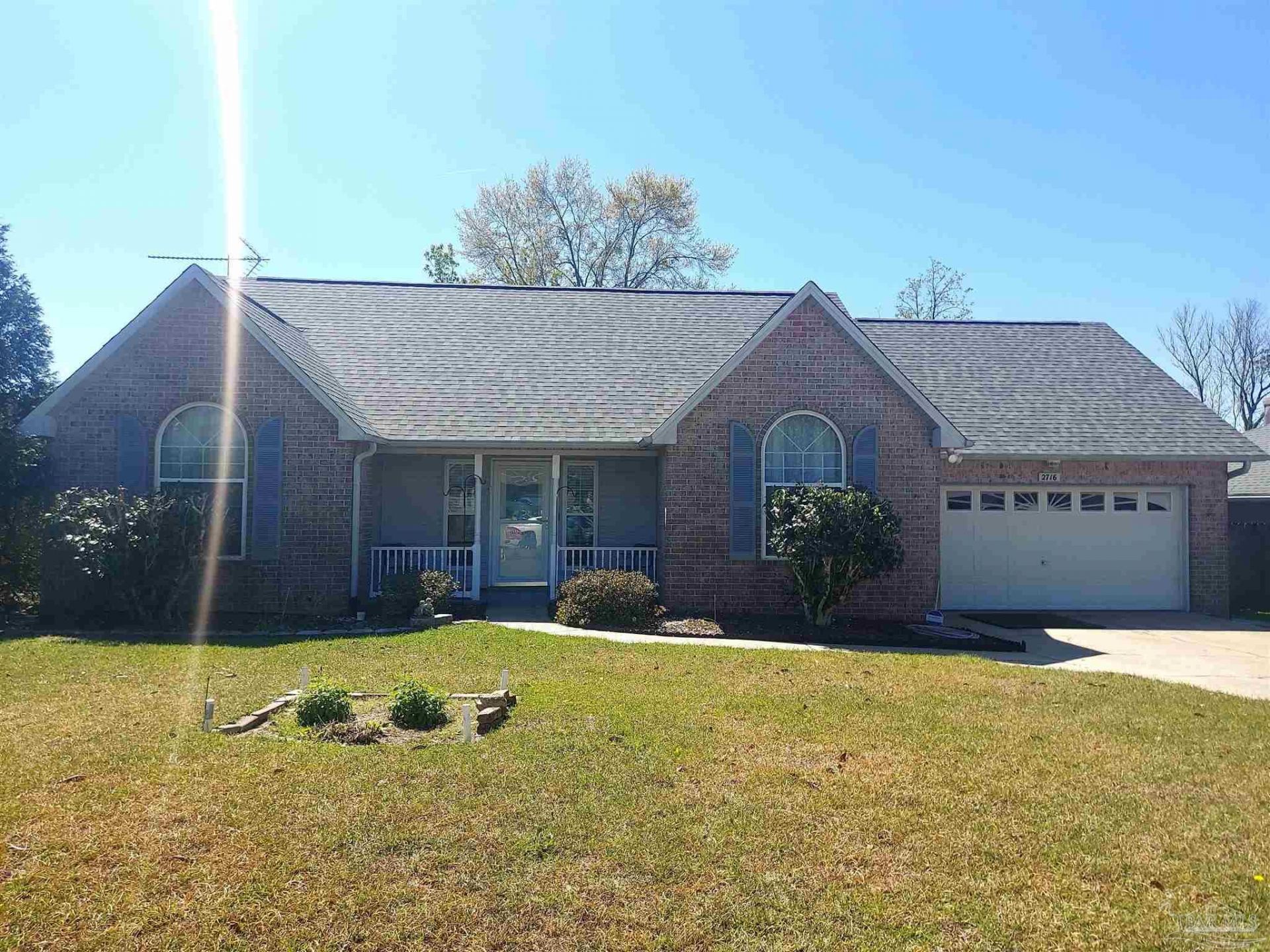 2716 Southern Oaks Dr, Cantonment, FL 32533 Main Photo