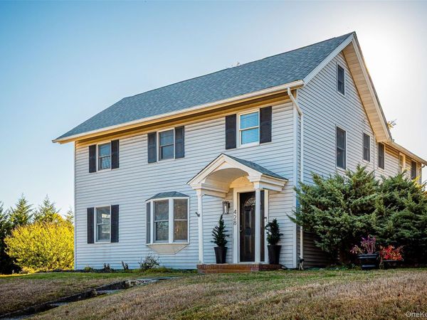 428 Montauk Highway, East Moriches, NY 11940