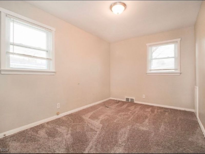 2807 Park Drive, Parma, OH 44134 Photo 2