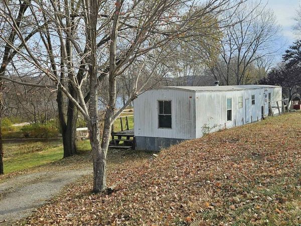 14866 RTE V64, Douds, IA 52551