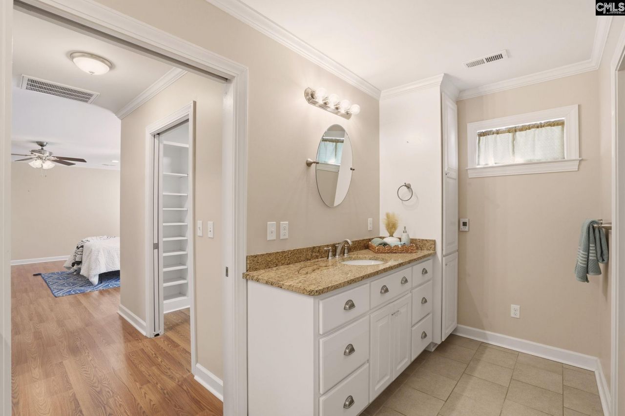 465 Woodland Terrace Photo 18