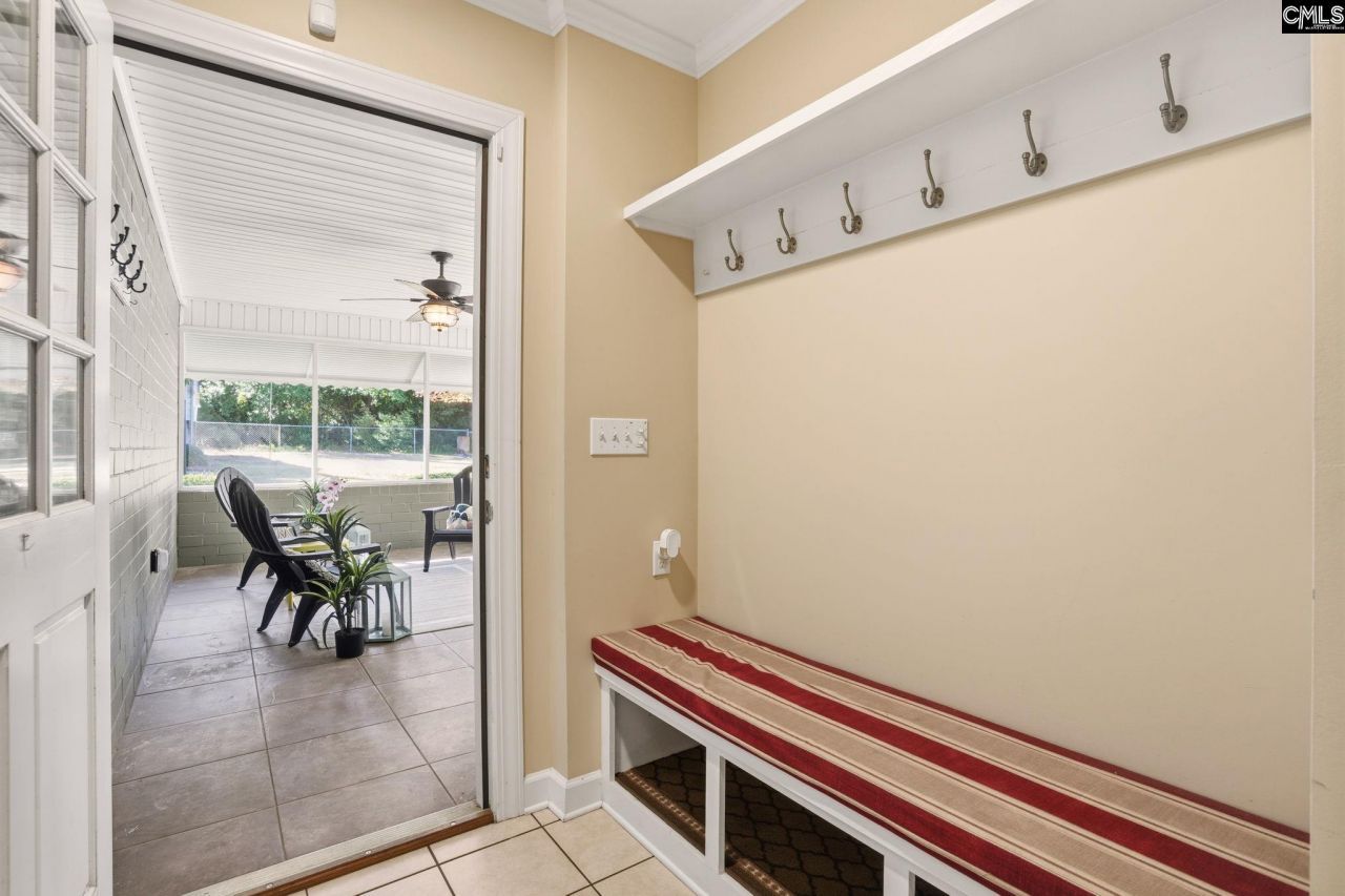 465 Woodland Terrace Photo 32