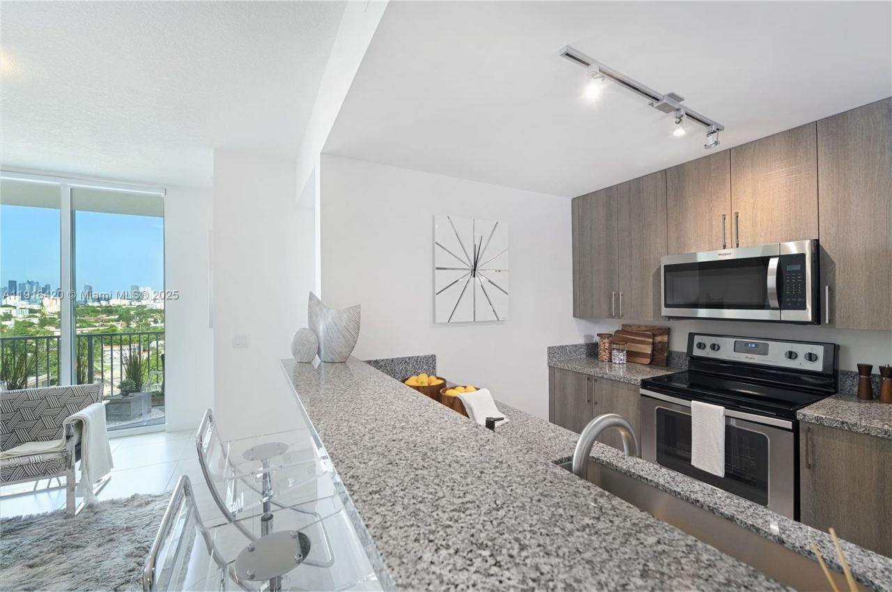 514 SW 22nd Ave, Unit 603, Miami, FL 33135 Photo