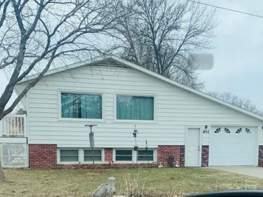 471 1st Avenue SW, Glenville, MN 56036