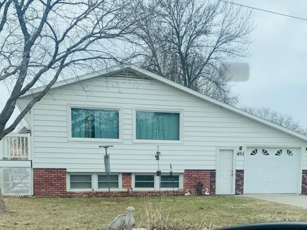 471 1st Avenue SW, Glenville, MN 56036