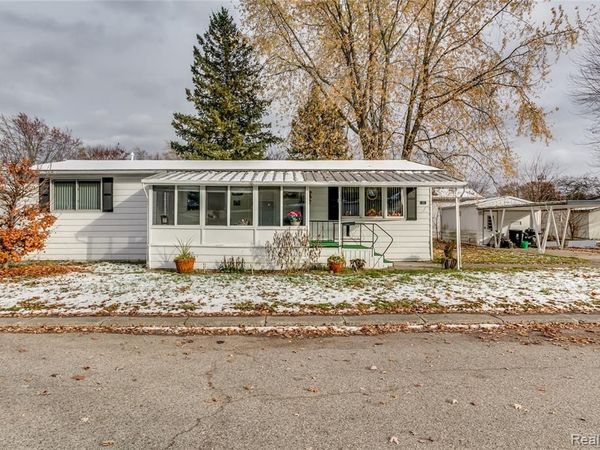 3333 Ravenswood, Marysville, MI 48040