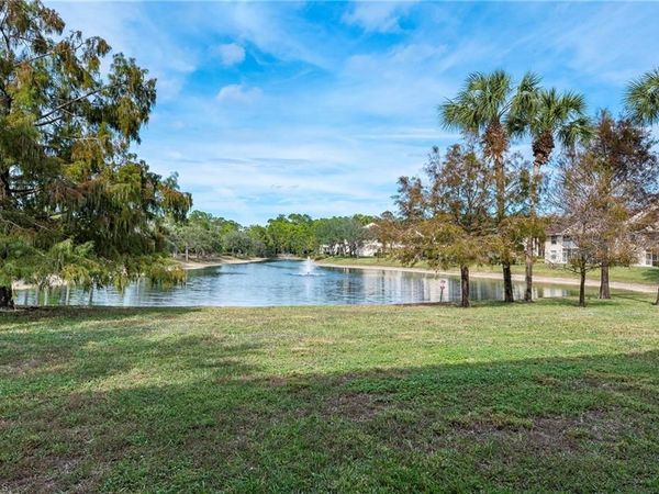 465 Robin Hood CIR, Unit 101, NAPLES, FL 34104