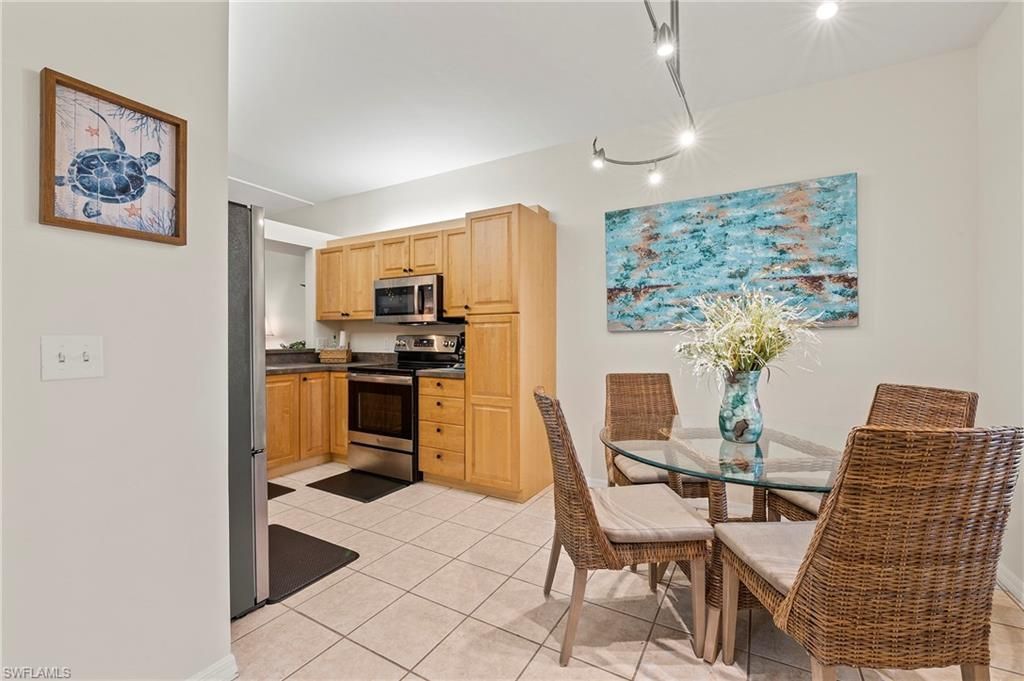 465 Robin Hood Cir, Unit 101, Naples, FL 34104 Photo