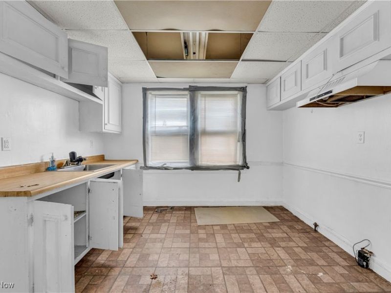 16110 Huntmere Avenue, Cleveland, OH 44110 Photo 18