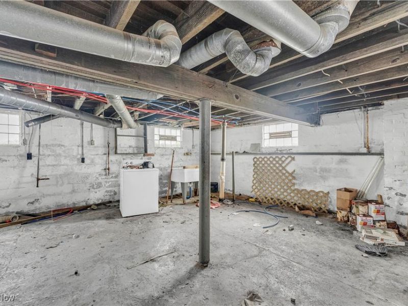 16110 Huntmere Avenue, Cleveland, OH 44110 Photo 28