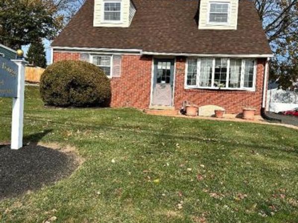 3211 EDGMONT AVENUE, BROOKHAVEN, PA 19015