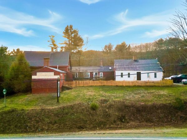 70 White Mountain Highway, Tamworth, NH 03817