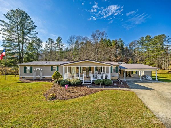 422 Battle Creek Road, Horse Shoe, NC 28742