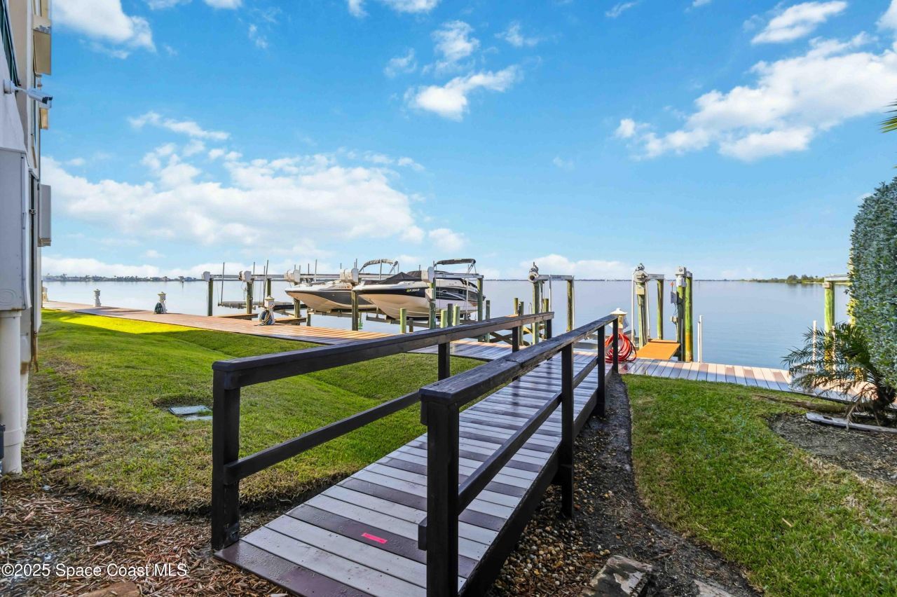 4125 W End Road, Unit 306, Cocoa Beach, FL 32931 Photo