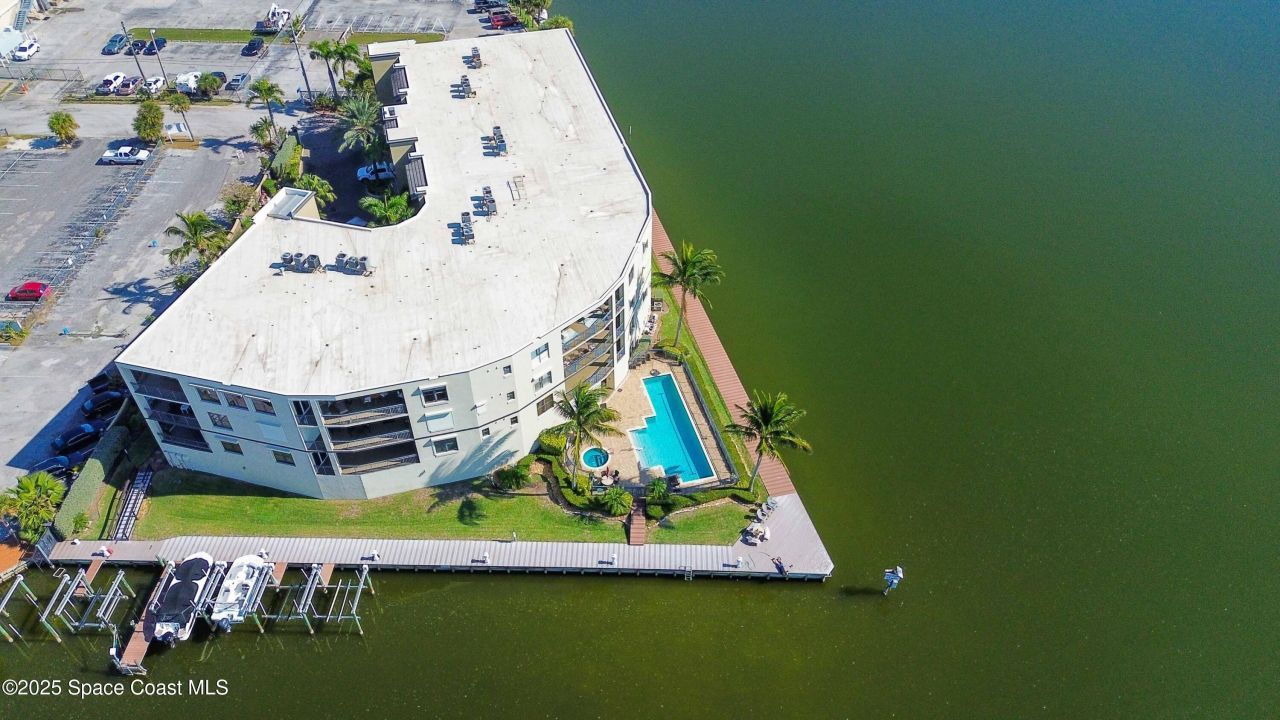 4125 W End Road, Unit 306, Cocoa Beach, FL 32931 Photo