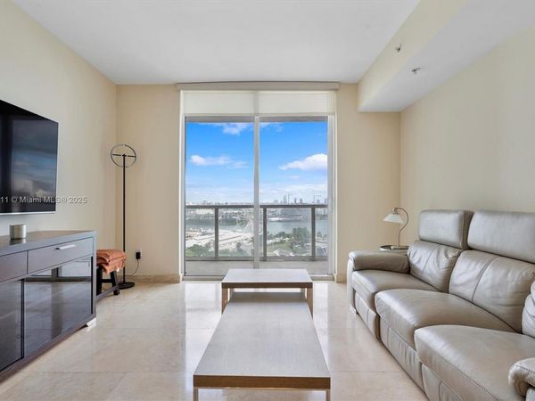 253 NE 2nd St, Unit 1803, Miami, FL 33132