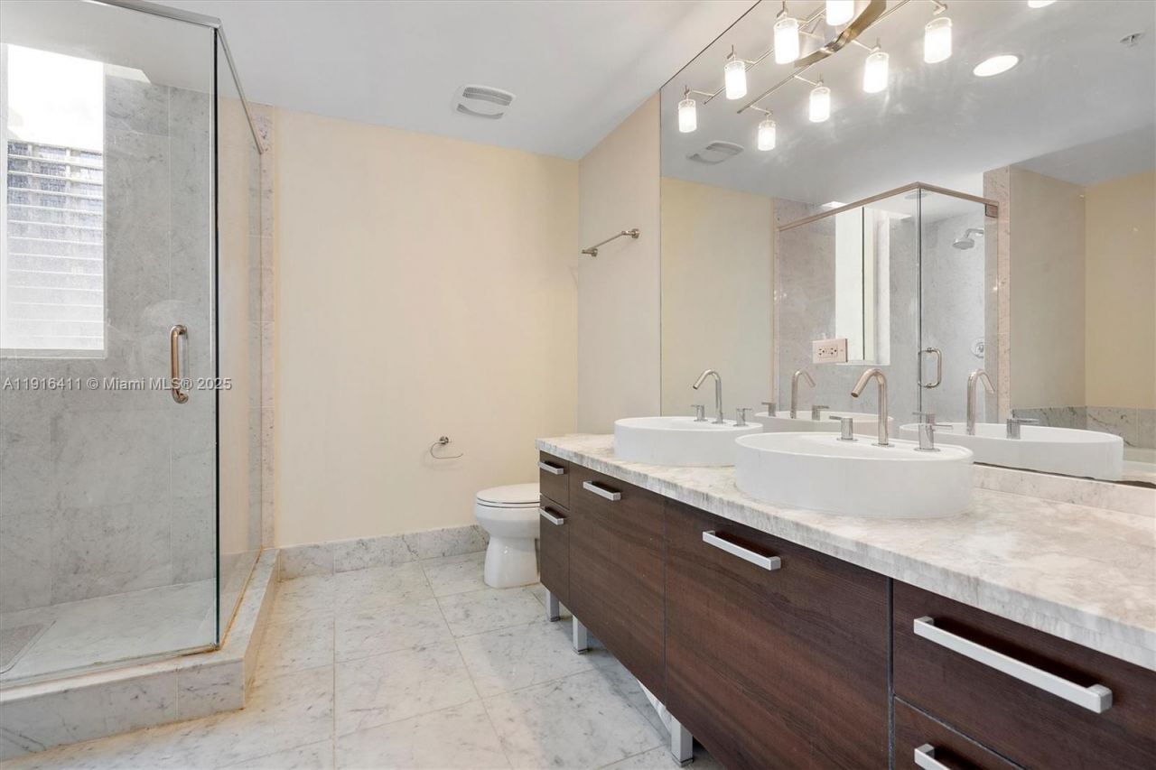 253 NE 2nd St, Unit 1803, Miami, FL 33132 Photo