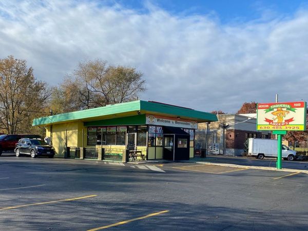 930 W Illinois Avenue, Aurora, IL 60506