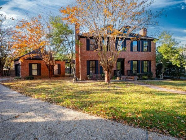 63 Valley Estates Court, Little Rock, AR 72212