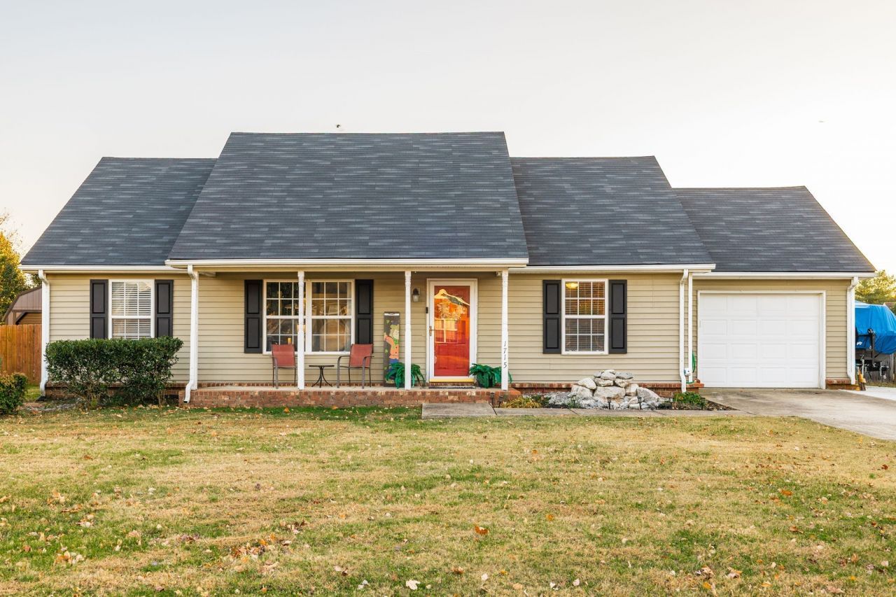 1715 Locerbie Dr, Murfreesboro, TN 37128 Main Photo
