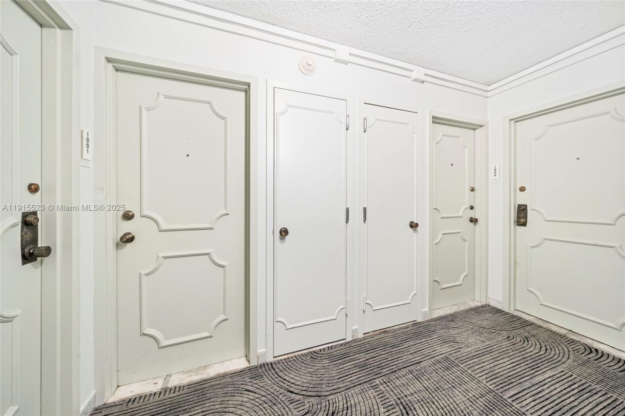 2100 Sans Souci Blvd, Unit B1006, North Miami, FL 33181 Photo