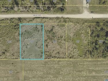 6127 GROVE AVENUE, BOKEELIA, FL 33922