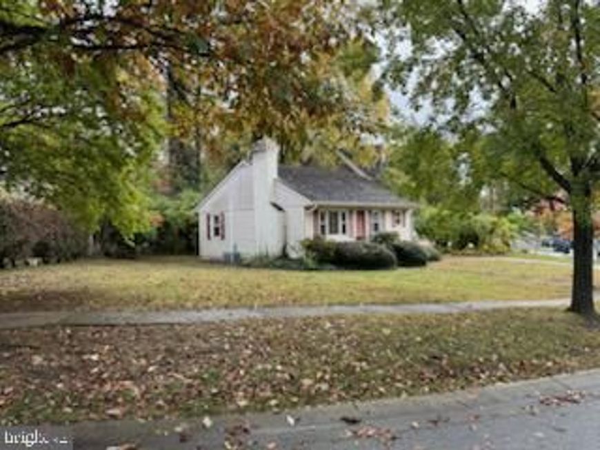 8917 Seneca Lane, Bethesda, MD 20817 Main Photo