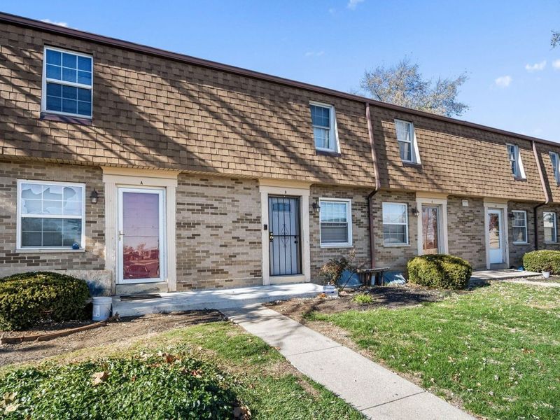 5732 Beechcroft Road, Unit B, Columbus, OH 43229 Photo 2