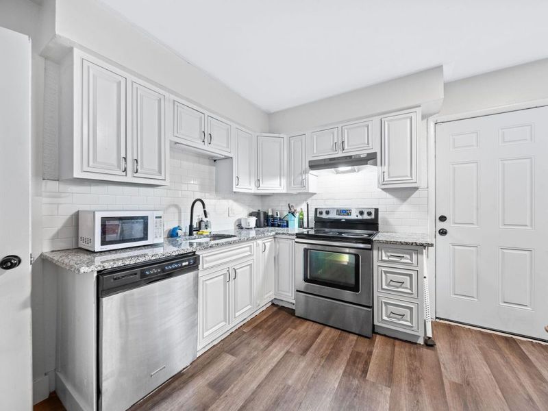 5732 Beechcroft Road, Unit B, Columbus, OH 43229 Photo 5