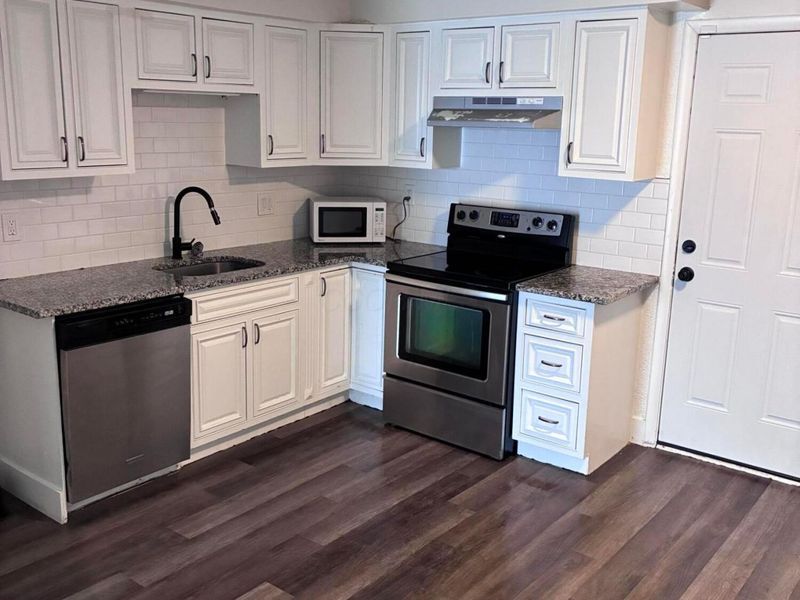 5732 Beechcroft Road, Unit B, Columbus, OH 43229 Photo 6