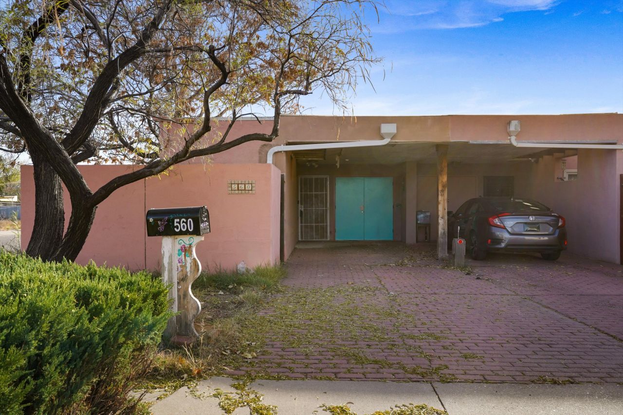 560 Aztec Road Nw, Albuquerque, NM 87107 Main Photo