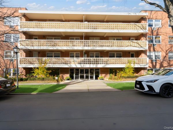 45 Hill Park Avenue, Unit PR2, Great Neck, NY 11021