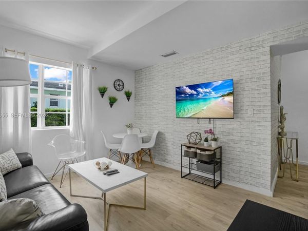 810 7th St, Unit 107, Miami Beach, FL 33139