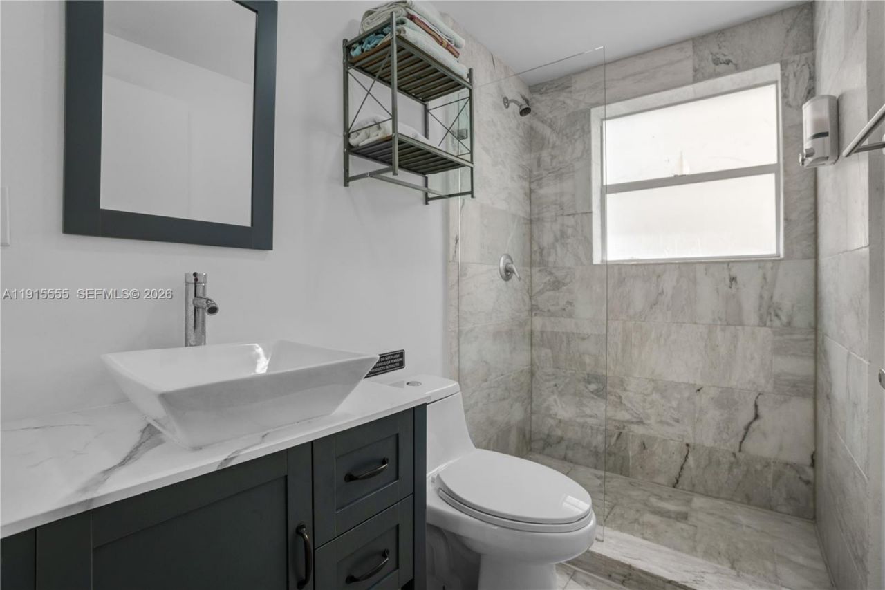 810 7th St, Unit 107, Miami Beach, FL 33139 Photo