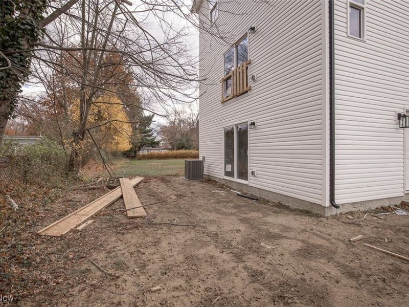 1053 Peach Boulevard, Willoughby, OH 44094 Photo 28