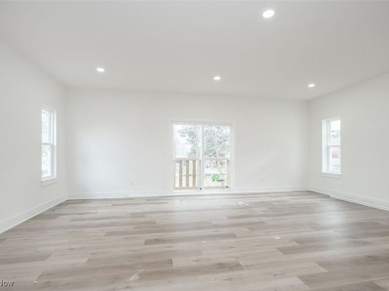 1053 Peach Boulevard, Willoughby, OH 44094 Photo 6