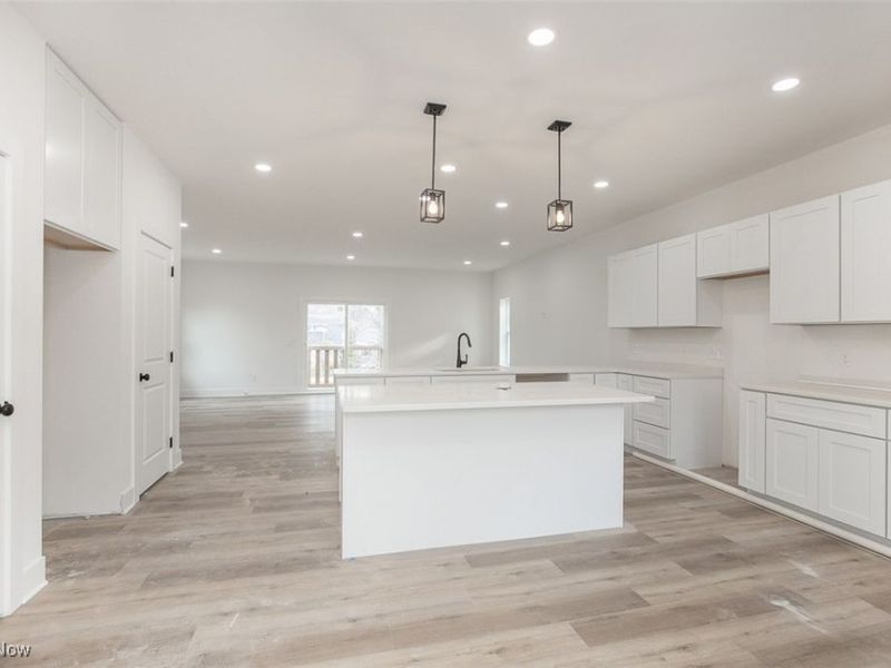 1053 Peach Boulevard, Willoughby, OH 44094 Photo 9