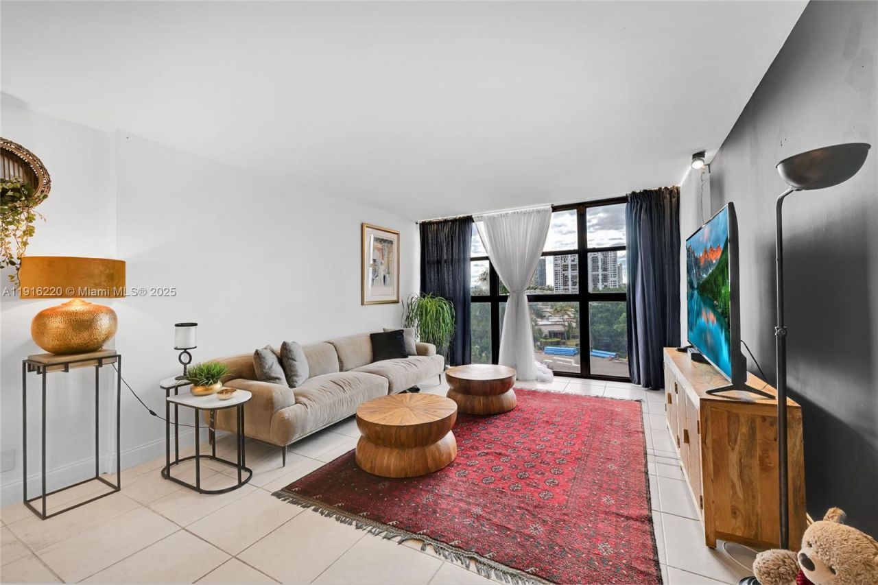 400 Leslie Dr, Unit 605, Hallandale Beach, FL 33009 Photo