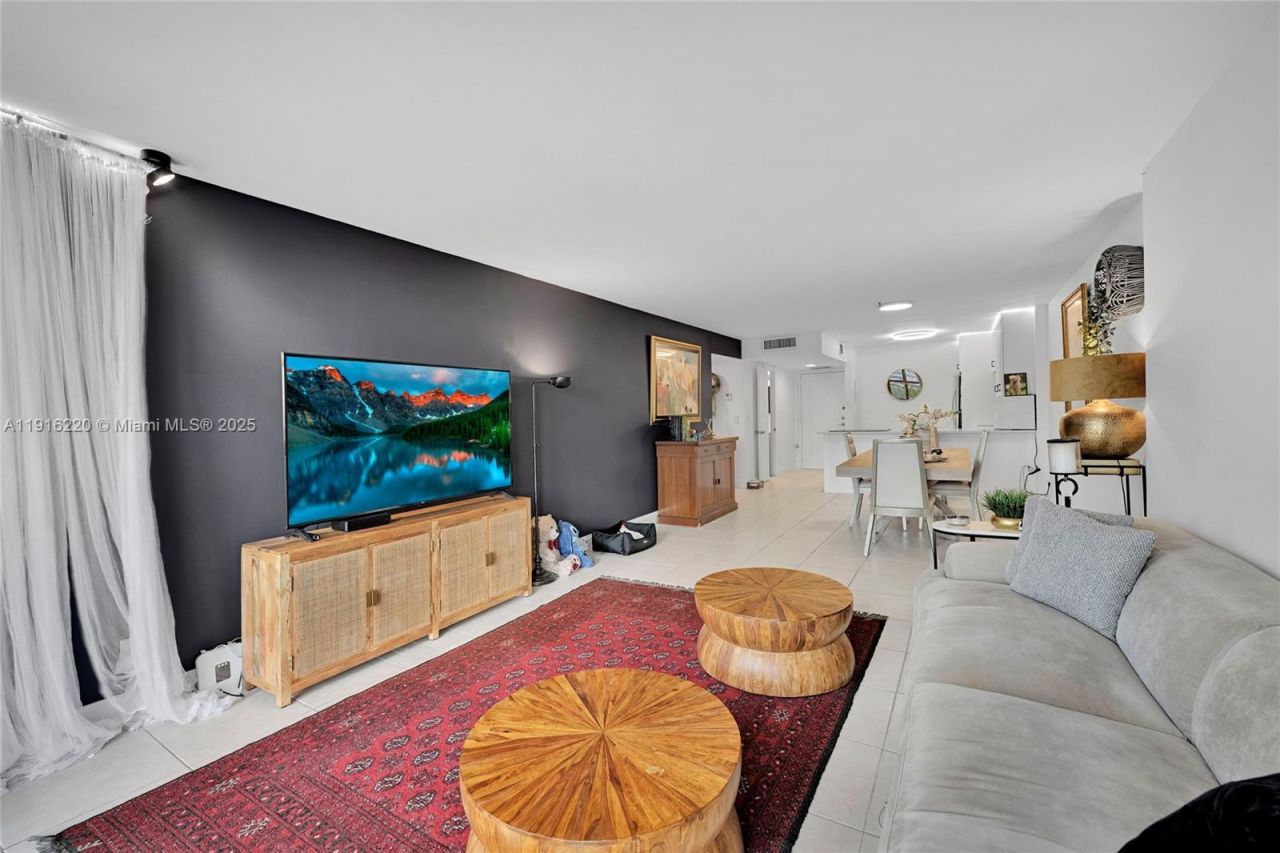 400 Leslie Dr, Unit 605, Hallandale Beach, FL 33009 Photo