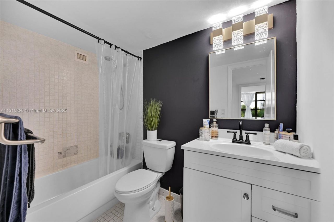 400 Leslie Dr, Unit 605, Hallandale Beach, FL 33009 Photo